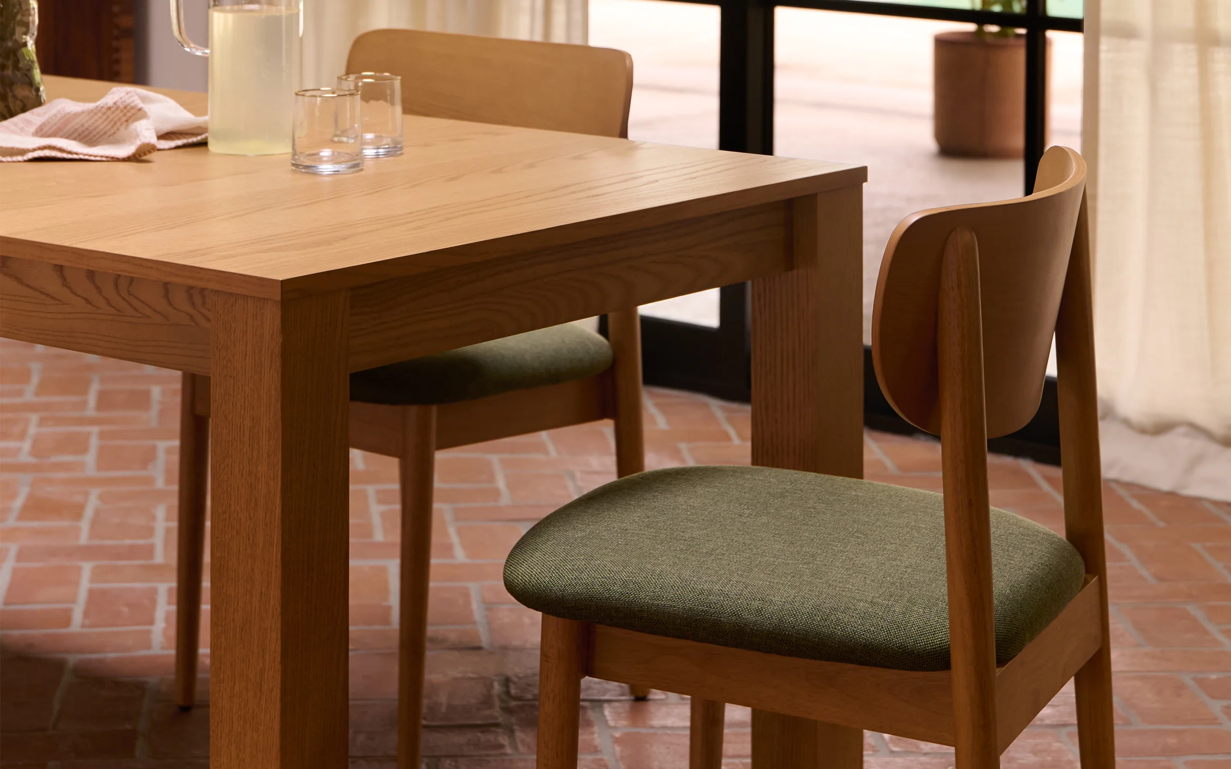 Harvest Extendable Dining Table (59' to 79')