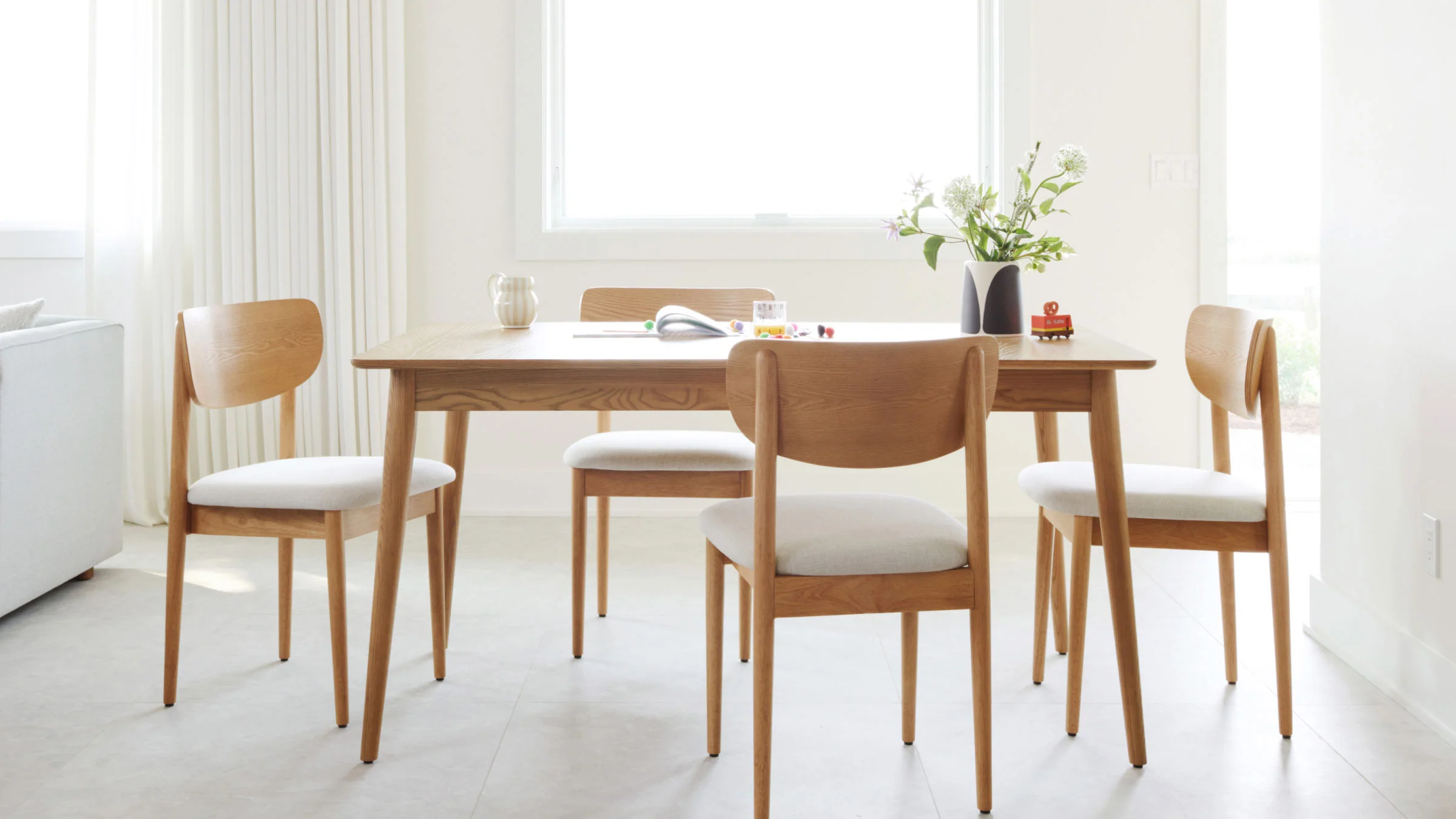 Serif Extendable Dining Table (59\" to 79\")