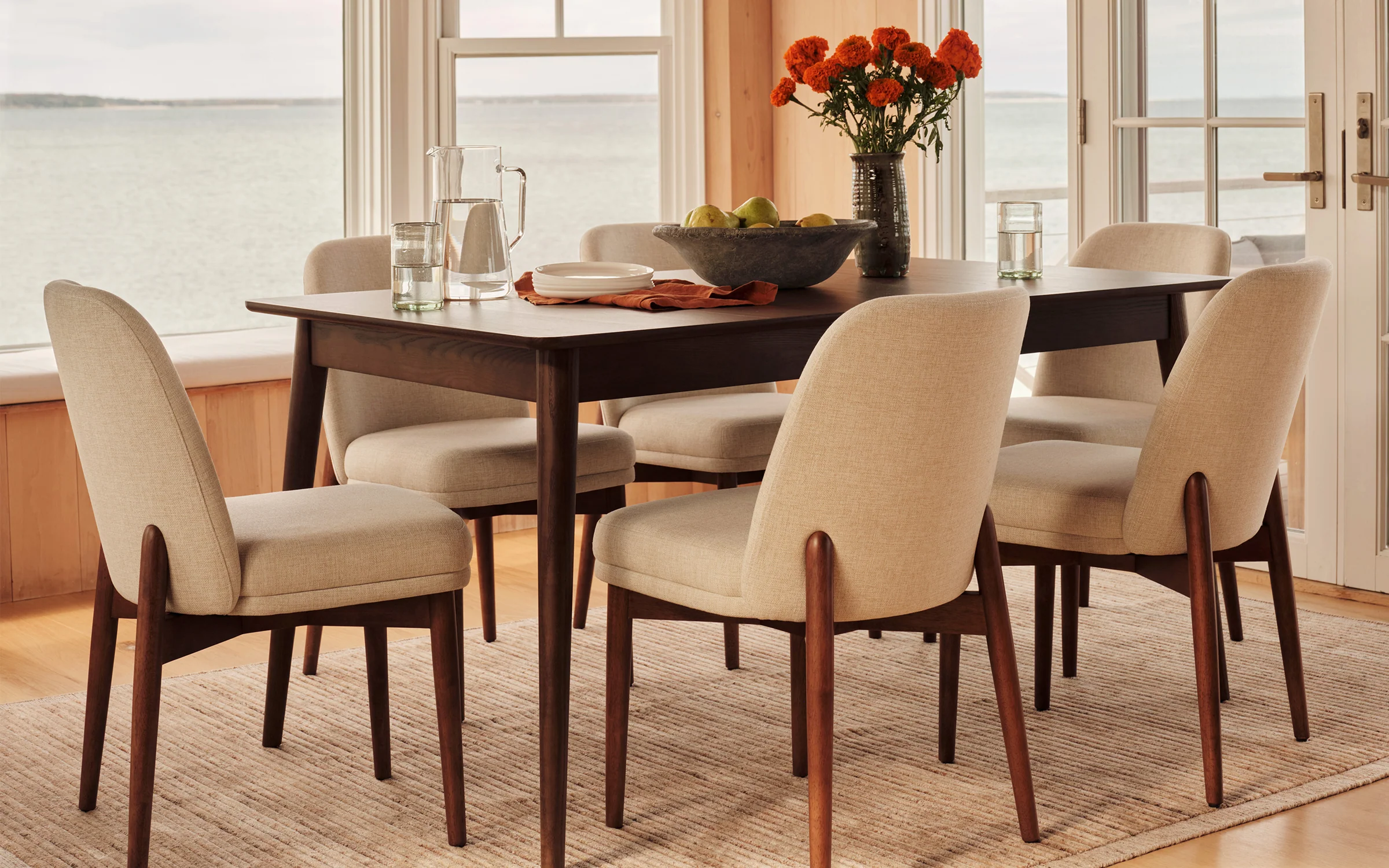 Serif Extendable Dining Table (59\" to 79\")