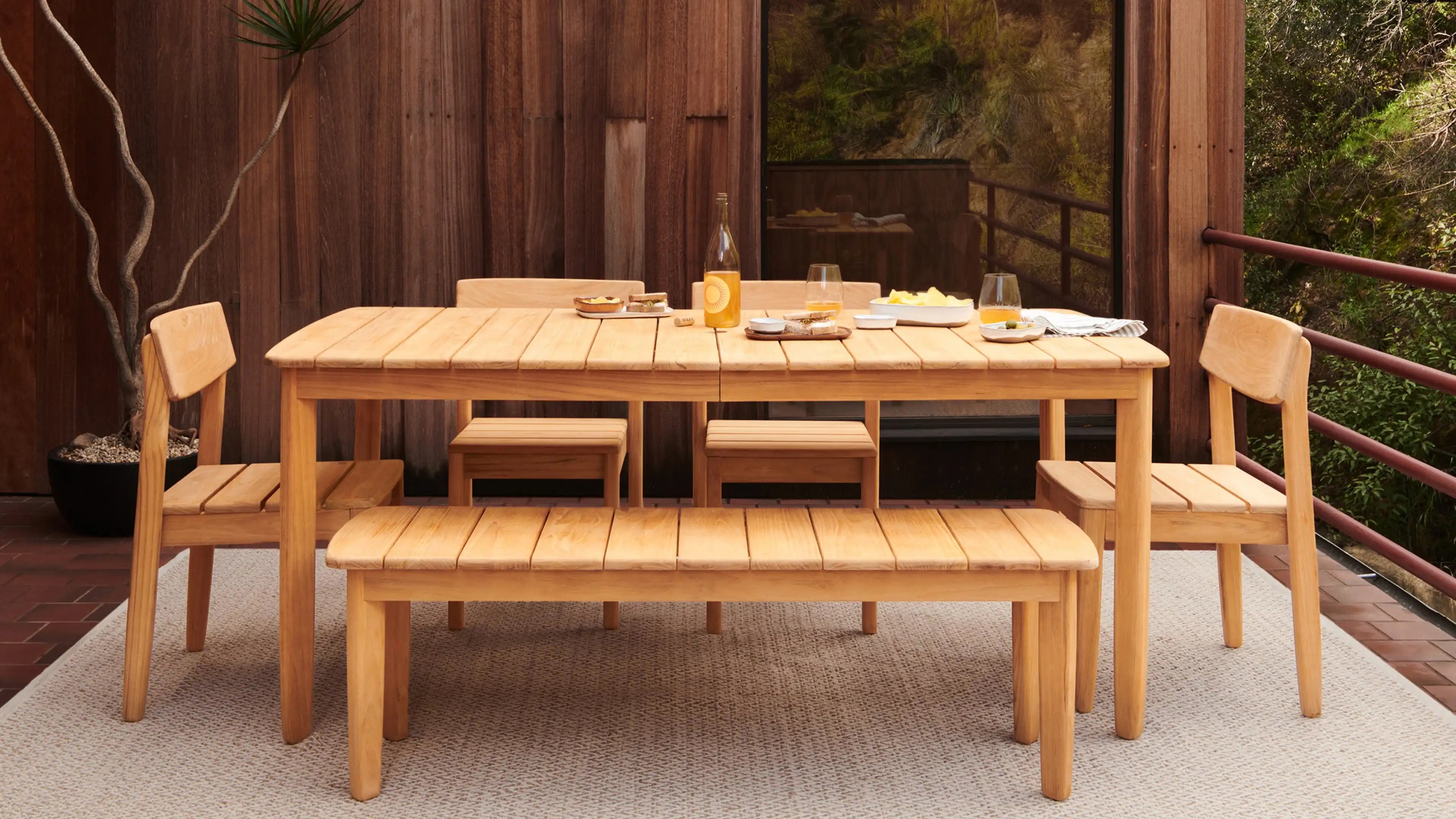 Dunes Outdoor Dining Table & Chairs Set
